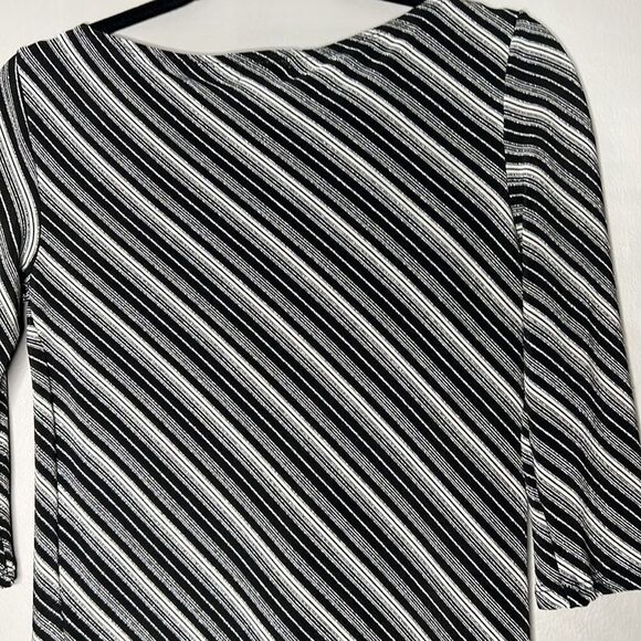 BCBG Paris, vertical striped silver sparkle, 3/4 sleeve, blouse, size medium - Picture 9 of 11